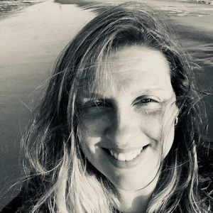 Meet your Posher, Angelia